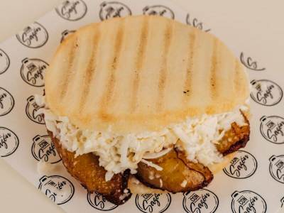Arepa de Plátano y Queso