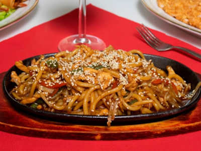 98BV. Tallarines Udon con Verduras y salsa Teriyaki casera
