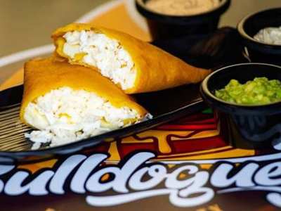 EMPANADA DE QUESO