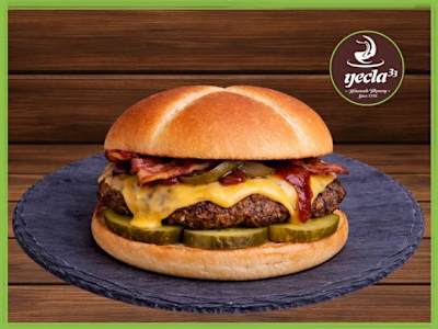 Vegan Burger Cheese & Bacon