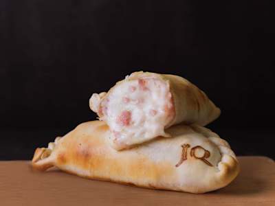 Empanada de Jamón y Queso