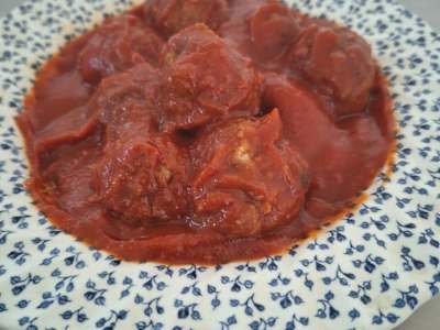 ALBONDIGAS CON TOMATE.