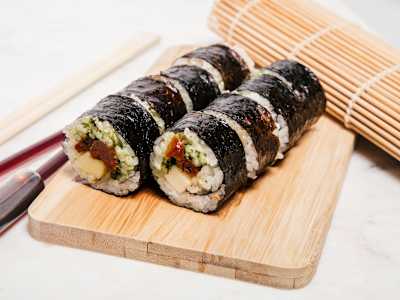 Maki 05 Queso Albahaca y Tomate seco