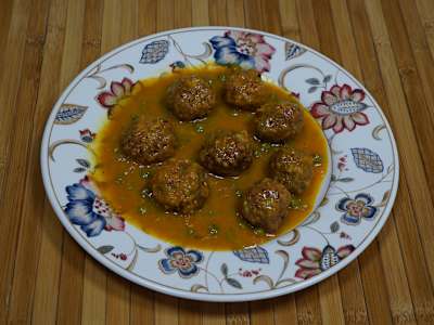 ALBONDIGAS EN SALSA.