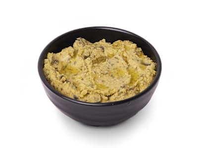 Hummus de aceitunas negras y pesto