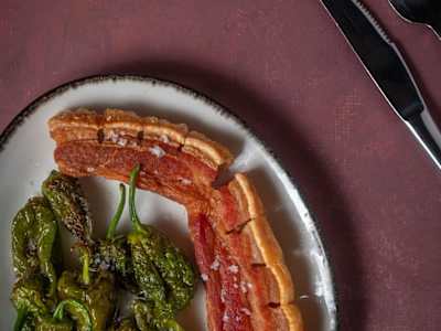 Torrezno con Pimientos de Padron