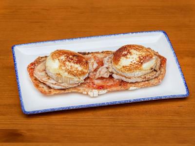 Tosta Pollo Queso Cabra Mermelada Tomate