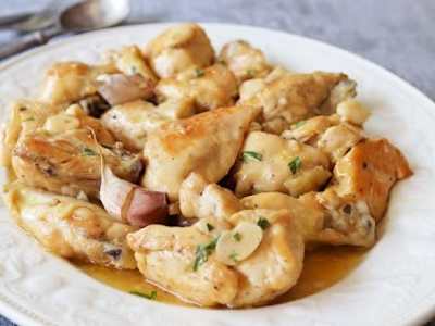 Pollo al ajillo "del Terreno" con su Guarnición