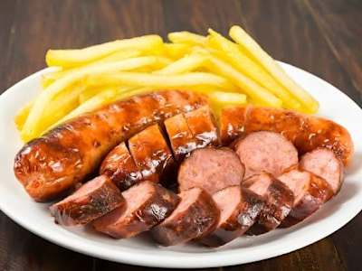 Chorizos Criollos, con Patatas fritas (1 Salsa Gratis)