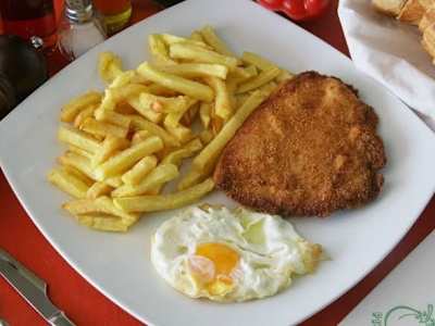 Plato completo #3. Filetempanado con huevo frito y patatas
