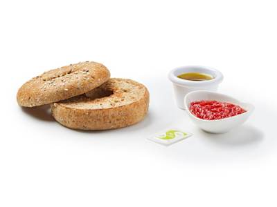 Bagel De Cereales Con Tomate