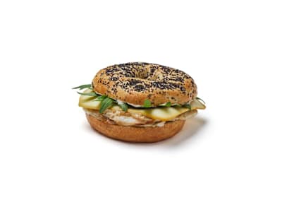 Bagel de semillas de porchetta y queso ahumado