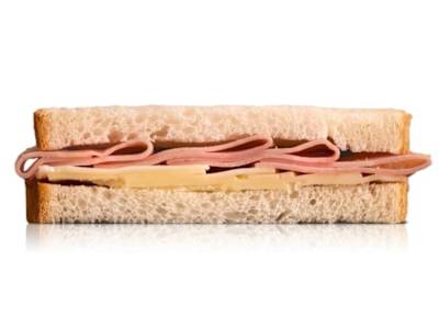 Sándwich de jamón cocido y queso