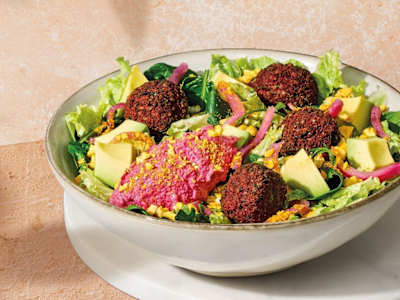 Ensalada Falafel de Remolacha y Aguacate (Vegan)