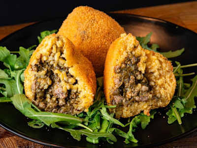 Arancina Salsiccia, Friarelli e caciocavallo