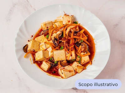 Tofu a cubetti piccante con cipolla Veg