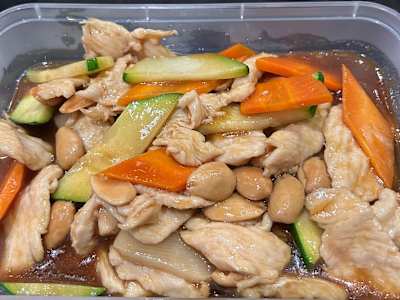 Pollo con Mandorle