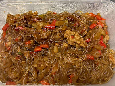 Spaghetti di Soia con Carne Piccante