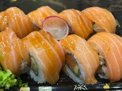 Sake Rainbow Maki