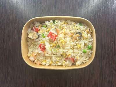Riso Saltato con Frutti di Mare