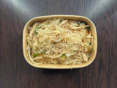 Tagliatelle di riso con pollo