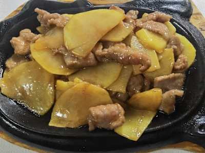 Vitello con Patate alla Piastra