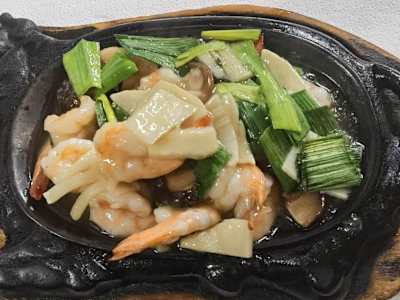 Gamberi con Porri e Funghi alla Piastra