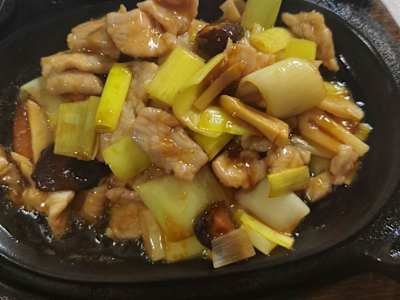 Maiale con Porri e Funghi alla Piastra