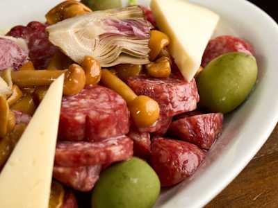 Mezza Porzione Salamini sott'olio, Caciotta e Funghi X 2 Pers