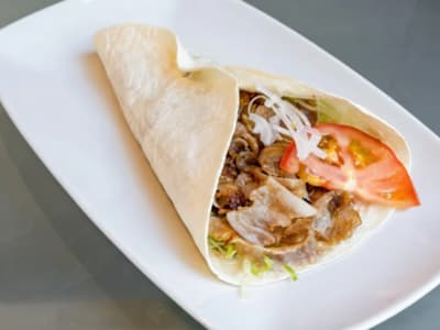 Piadina Kebab e Insalata Mista con salse