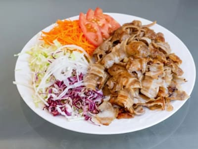 Piatto Kebab e Insalata Mista con salse