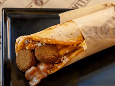 Falafel pita