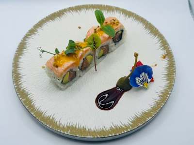 Uramaki Flambè Roll