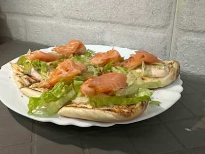 Bruschetta salmone e gamberetti