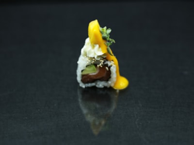 Uramaki Mango Roll