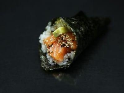 Temaki Sake Avocado