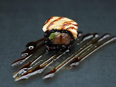 Uramaki Black Sake Tataki