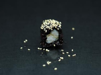 Uramaki Black Tempura