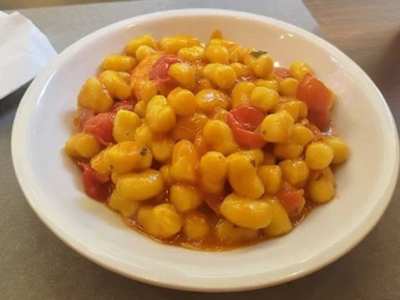 Gnocchi al pomodoro con basilico