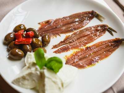 Acciughe Spagnole del Cantabrico, Bufala e Olive Piccanti