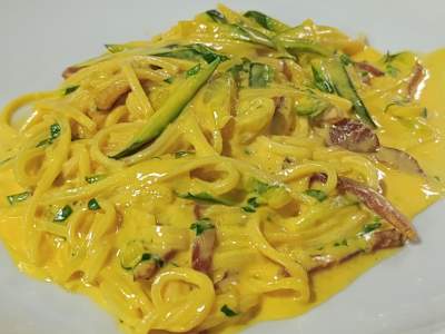 Tagliolini con Speck, Zucchine e Zafferano