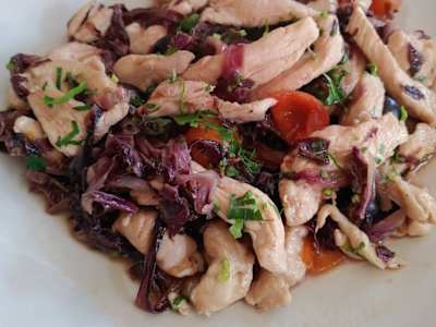 Straccetti di Pollo con Pomodorini e Radicchio