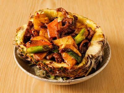 Vitello nel guscio d’ananas