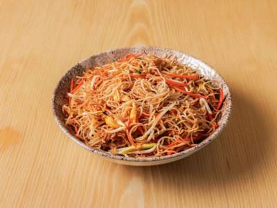 Spaghettini di Riso Saltati con Verdure