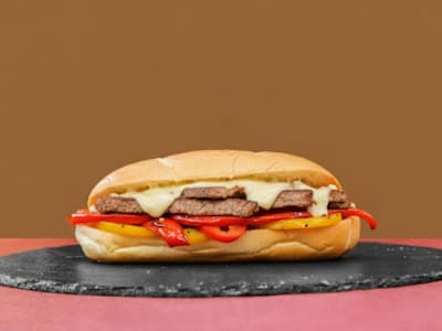 Panino con Cheesesteak, Sottiletta e Peperoni