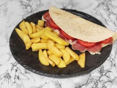 Piadina con Speck, Provola e Pomodoro