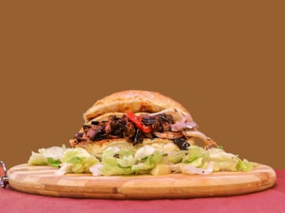 Panino con Porchetta, Melanzane e Provola