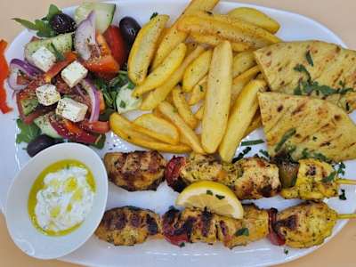 Piatto di Suvlaki Pollo