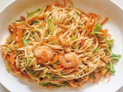 Spaghetti saltati con gamberi