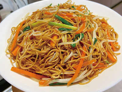 Spaghetti saltati con verdure